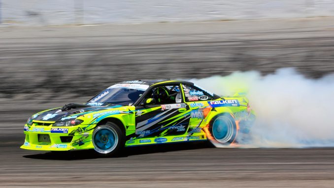 Piloto profissional faz drift com carro de corrida elétrico nas ruas de Las  Vegas; assista ao vídeo! - Olhar Digital